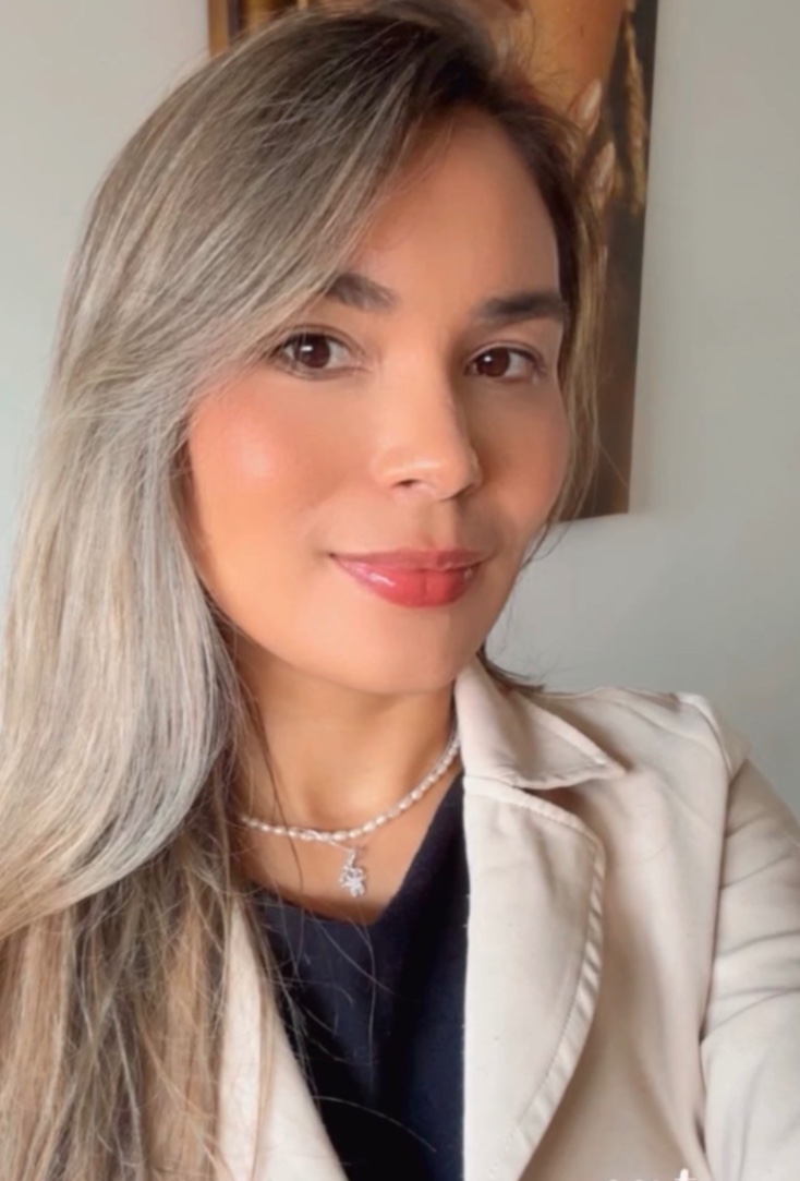 Adriana Gomes 