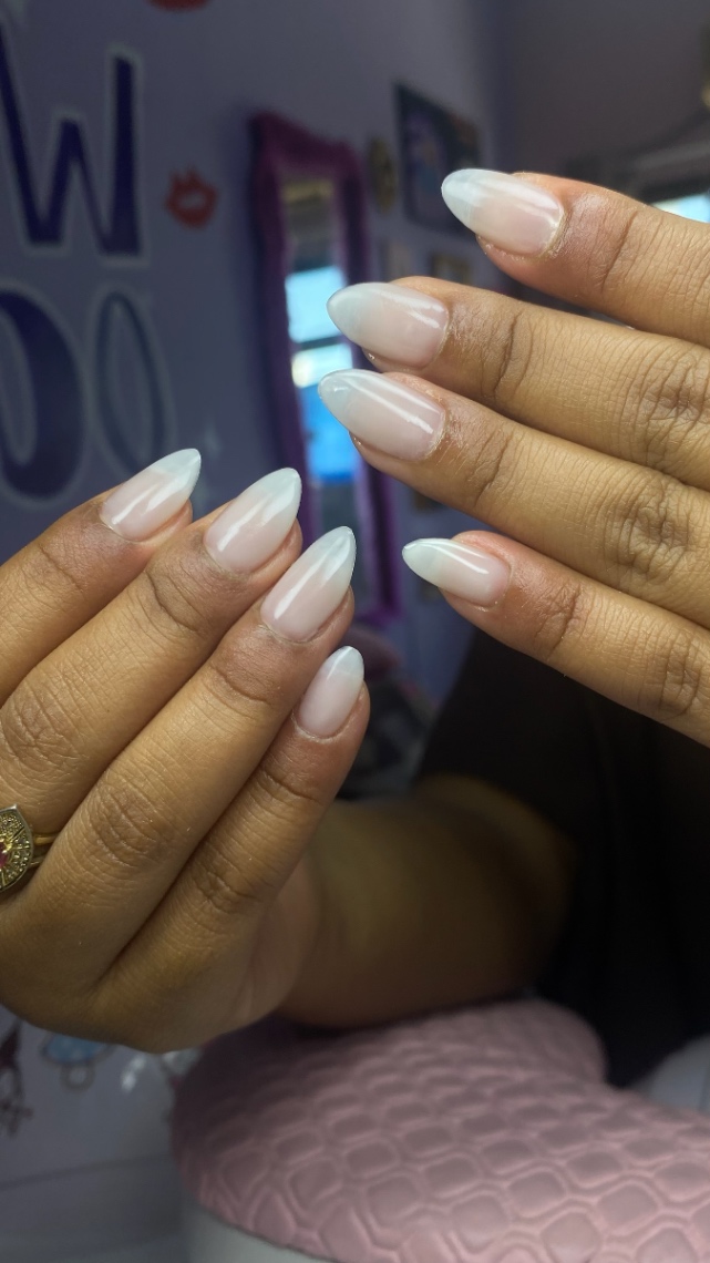 Trabalho de Nail Designer por Mariana Azevedo em km 18, Osasco — foto 2 de 4