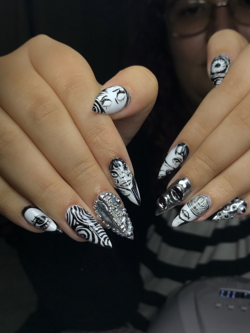 Trabalho de Nail Designer por Mariana Azevedo em km 18, Osasco — foto 3 de 4