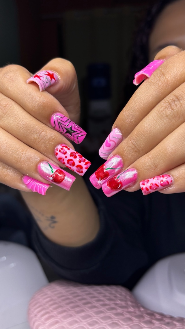 Trabalho de Nail Designer por Mariana Azevedo em km 18, Osasco — foto 4 de 4