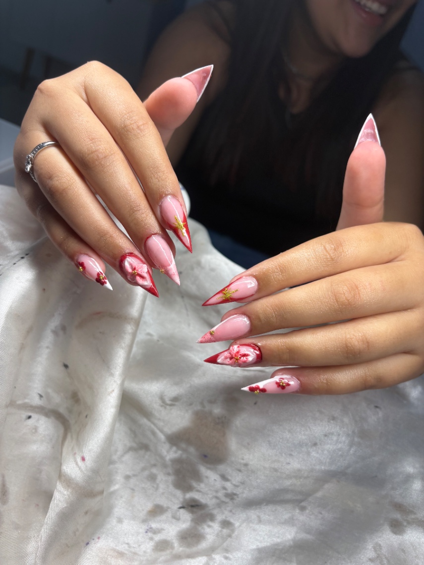 Trabalho de Nail Designer por samira de Oliveira Guimarães em Jardim Arco-Íris, Cotia — foto 3 de 11