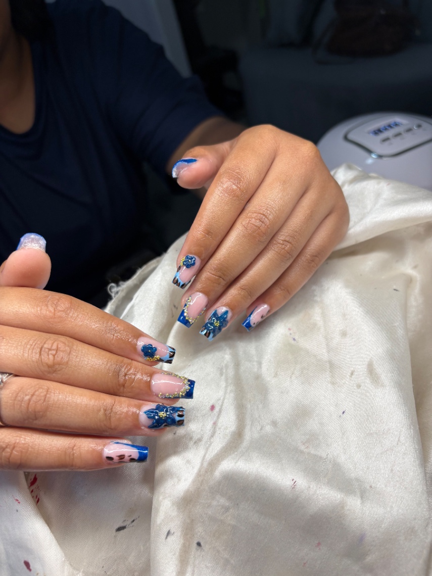 Trabalho de Nail Designer por samira de Oliveira Guimarães em Jardim Arco-Íris, Cotia — foto 8 de 11