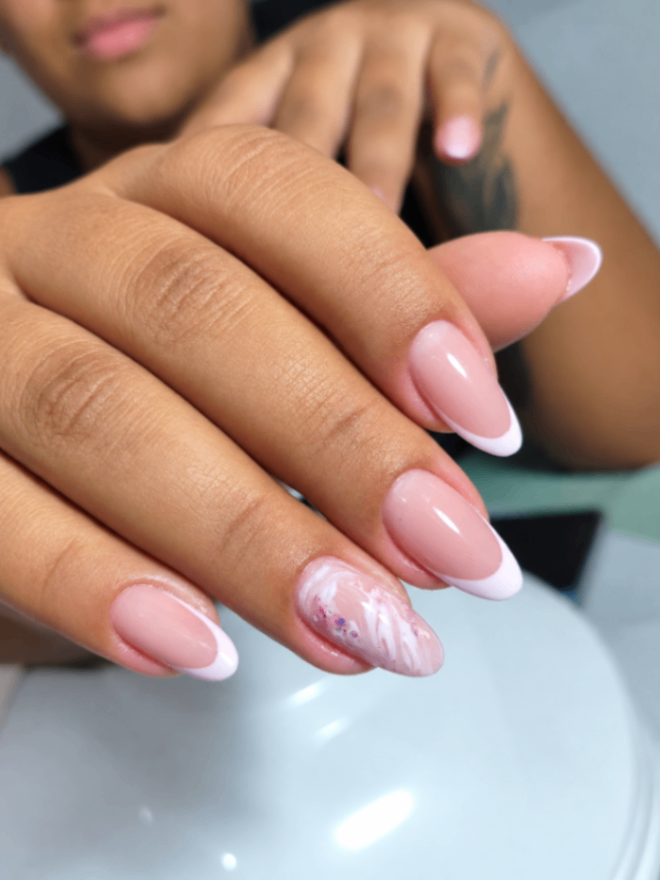 Trabalho de Manicure/Pedicure por Thatiane Garcia em Americanópolis, São Paulo — foto 1 de 3