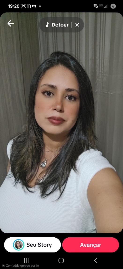 Laura Mello