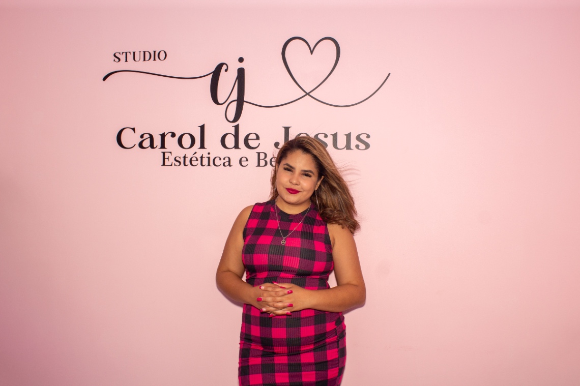 Carolaine j m 