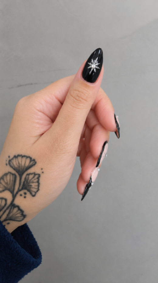 Trabalho de Manicure/Pedicure por Anne Catharine Poli em Vila Cunha Bueno, São Paulo — foto 1 de 12