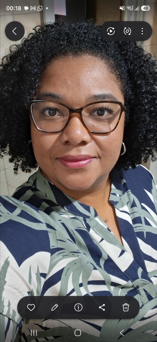 Regiane de Souza Vieira 