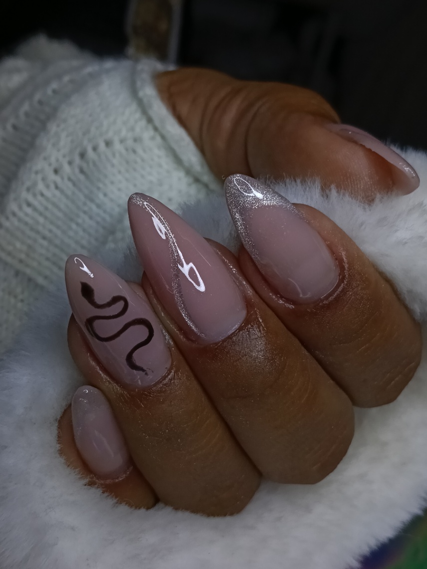Trabalho de Manicure/Pedicure por Amanda Zotarelli em Vila Taquari, São Paulo — foto 1 de 10