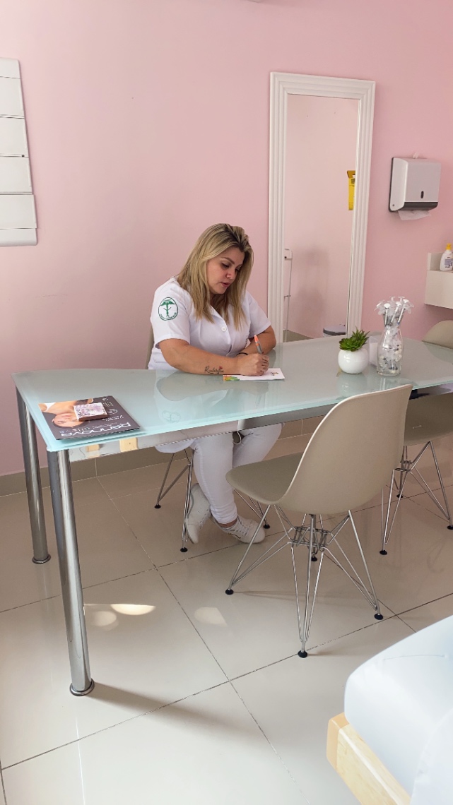 Trabalho de Esteticista por Elaine Cristina do Vale Silva em Vila Nova Conceição, São Paulo — foto 3 de 14