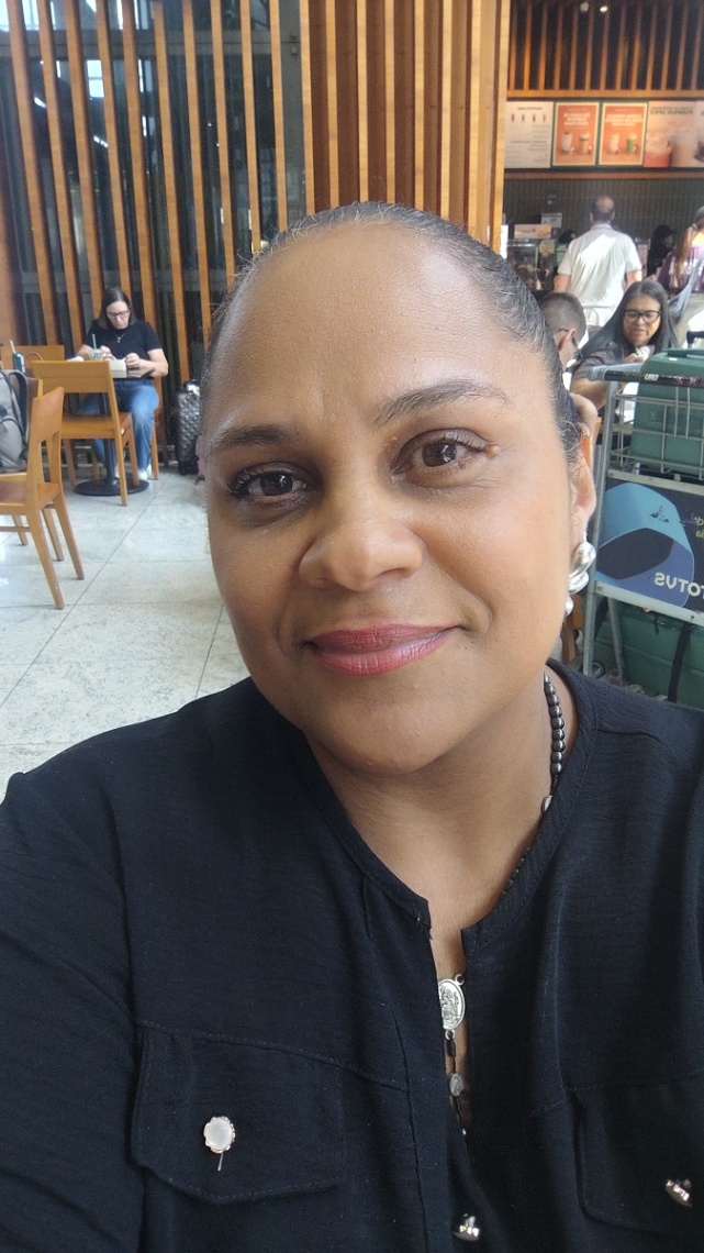 Viviane Santos Castro