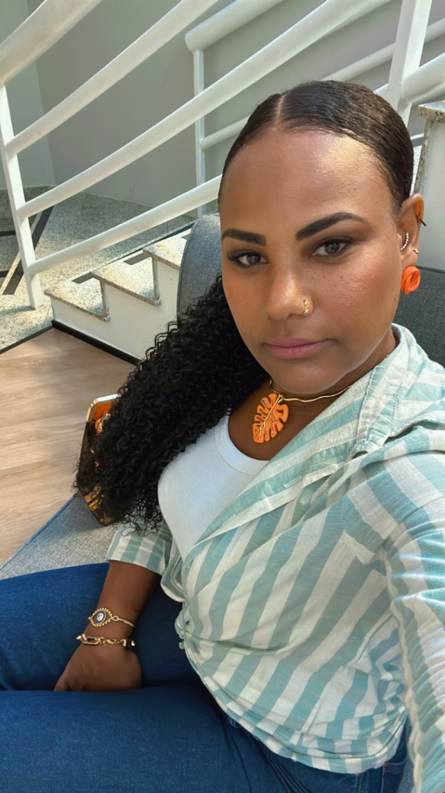 Aline Anizeu Salomão