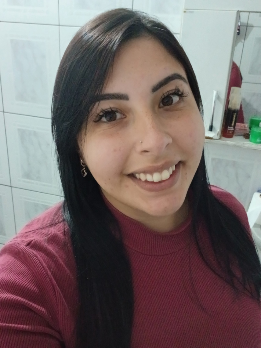 Larissa Evangelista Gomes 