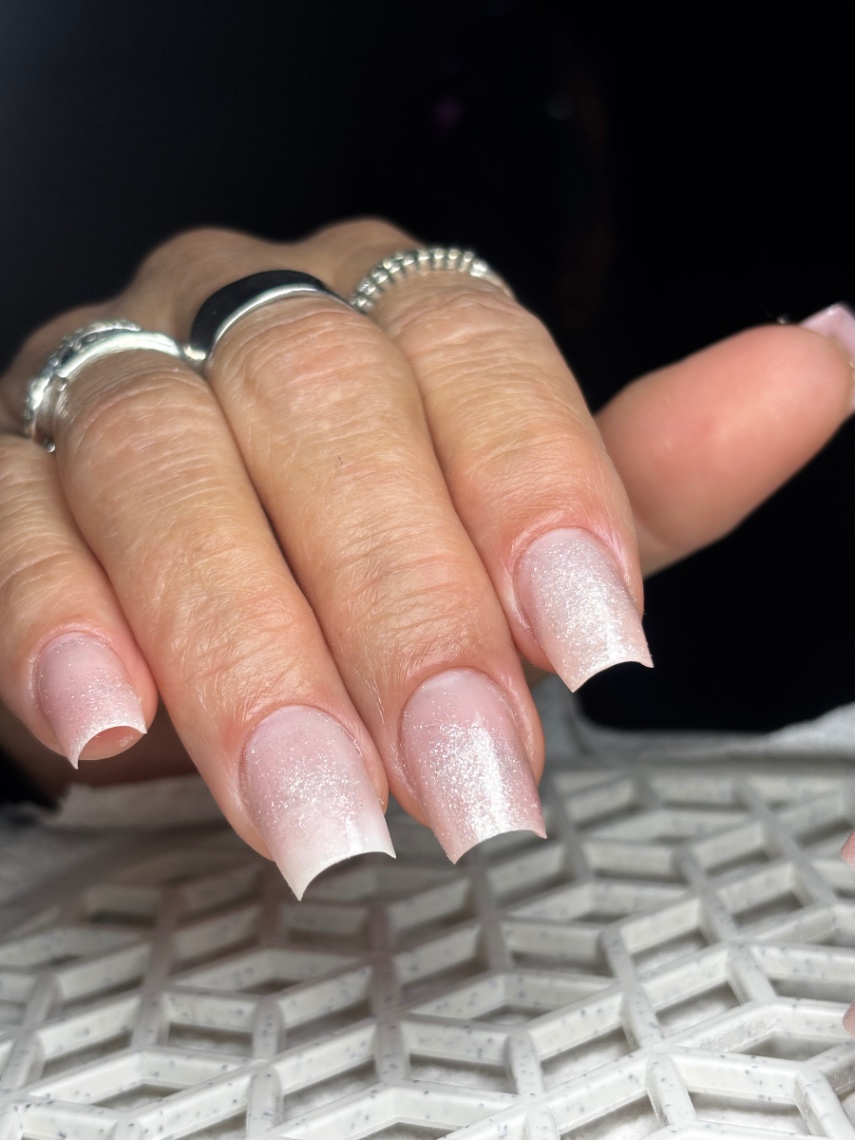 Trabalho de Nail designer - Blindagem + esmaltação em gel por Grazielle Correia em Montanhão, São Bernardo do Campo — foto 7 de 9