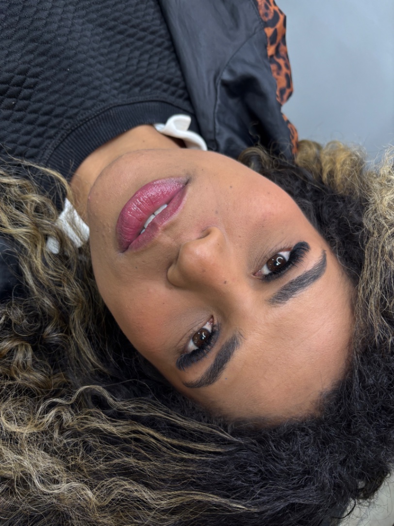 Trabalho de Designer de sobrancelha por Gleice Silva em Parque das Américas, Mauá — foto 16 de 20