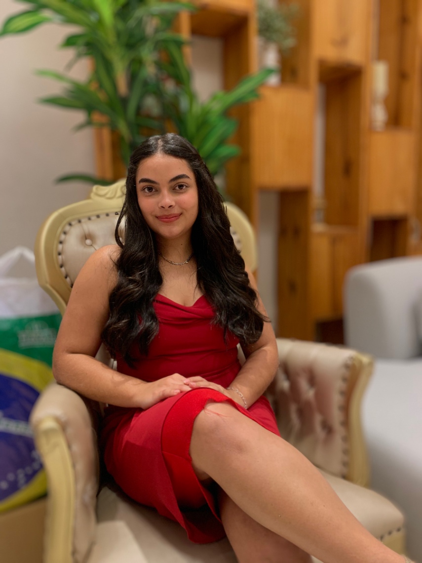 Elaine Cristina