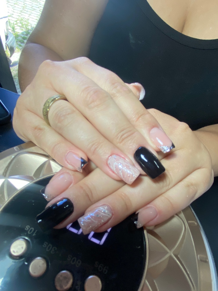 Trabalho de Manicure/Pedicure por Madu Ferraracio em Jardim Nova Poá, Poá — foto 9 de 43