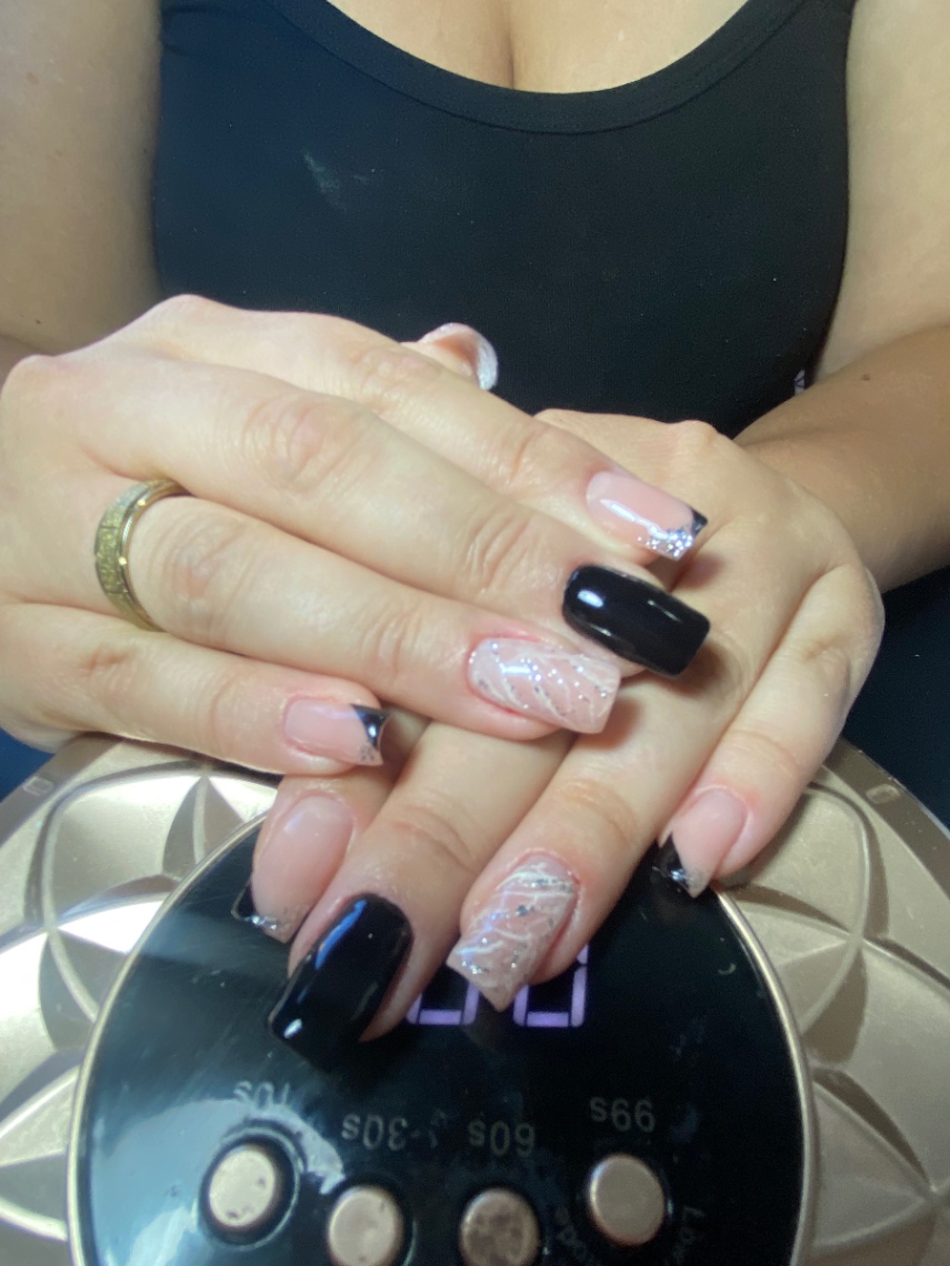 Trabalho de Manicure/Pedicure por Madu Ferraracio em Jardim Nova Poá, Poá — foto 10 de 43