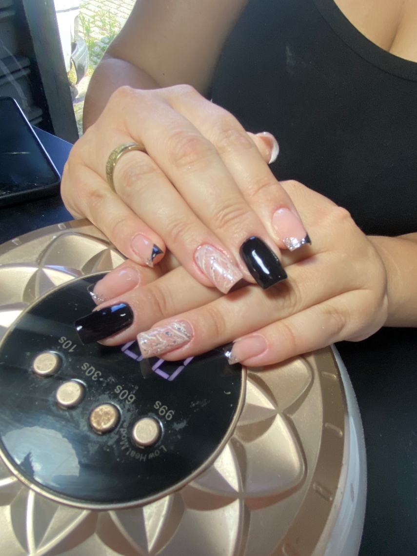 Trabalho de Manicure/Pedicure por Madu Ferraracio em Jardim Nova Poá, Poá — foto 11 de 43