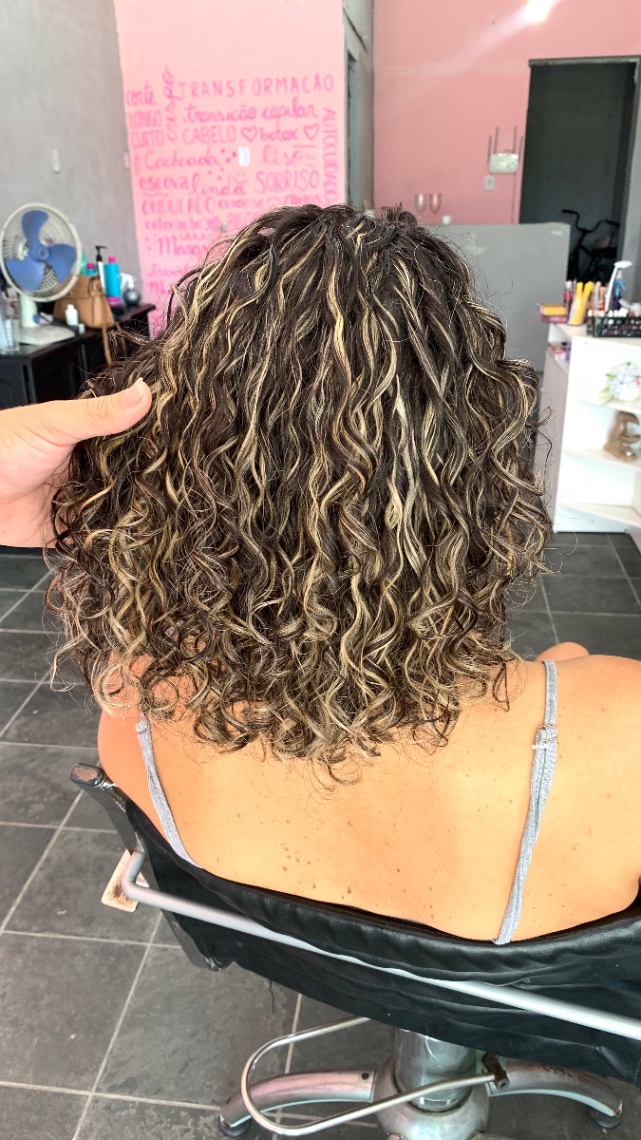 Trabalho de Cabeleireiro(a) por Victória Luiza Divino Lopes Ramos em Horto Florestal, São Paulo — foto 8 de 13