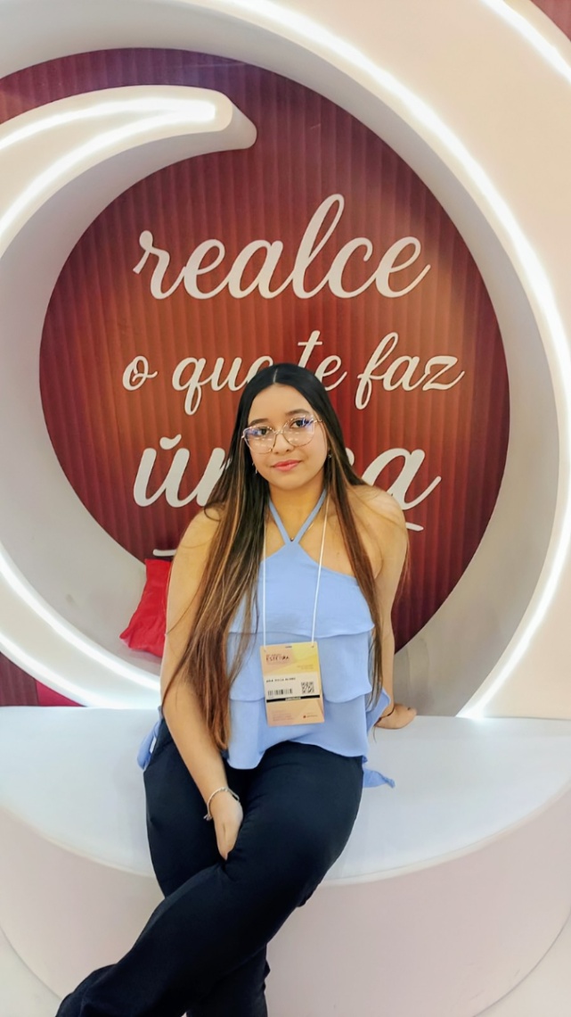 Ana Julia Alves 