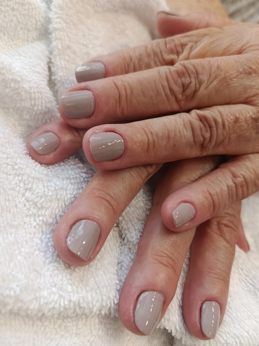 Trabalho de Manicure/Pedicure por Evelyn Mesquita de Campos em Jardim Arpoador, São Paulo — foto 1 de 8