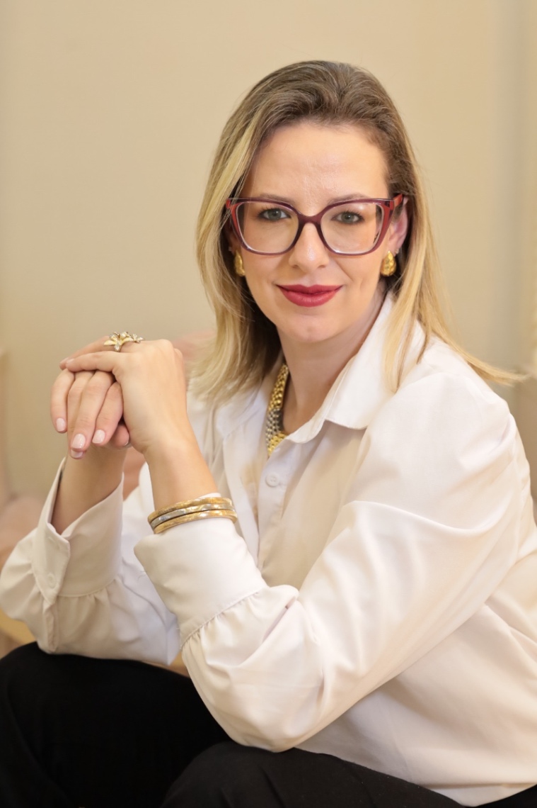 Cintia Halfen Moreira