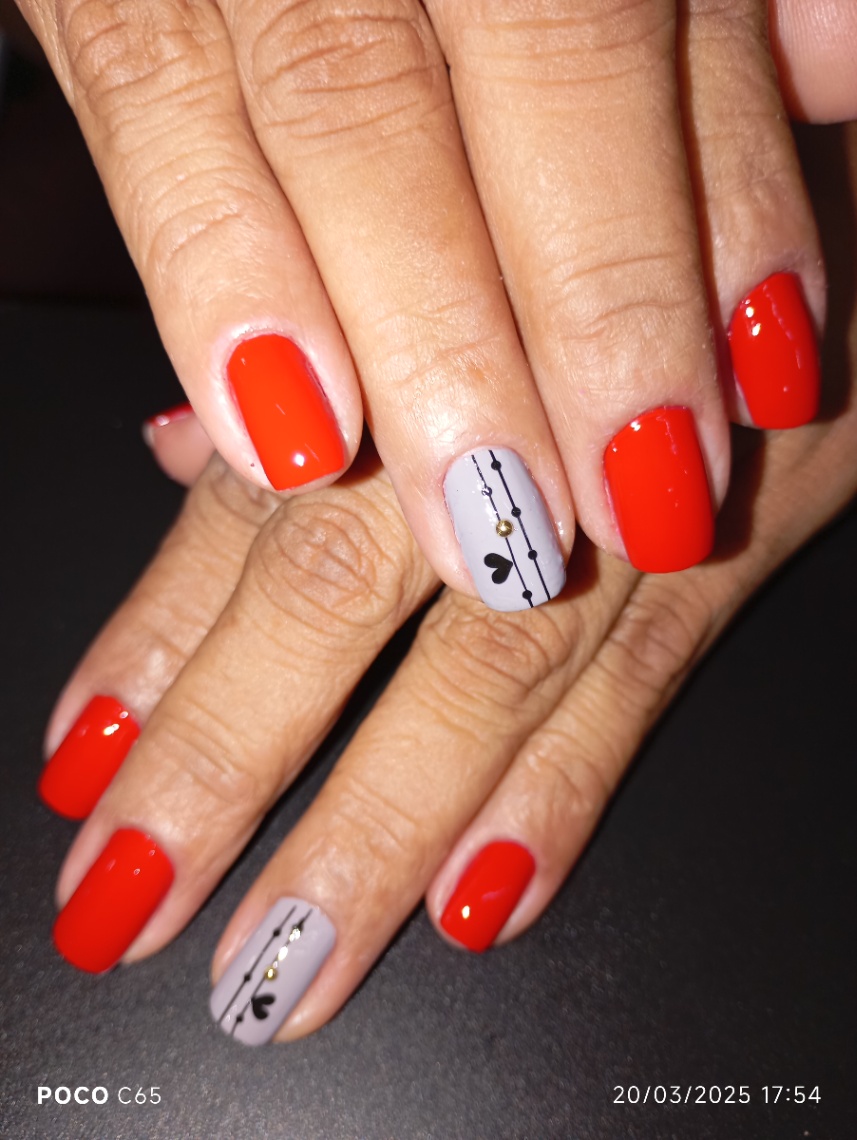 Trabalho de Manicure/Pedicure por Maryanne Ferreira em Jardim São Martinho, São Paulo — foto 1 de 14
