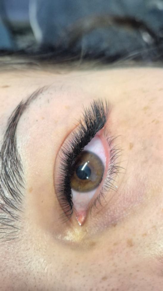 Trabalho de Designer de sobrancelha por Larissa em Jaraguá, São Paulo — foto 1 de 9