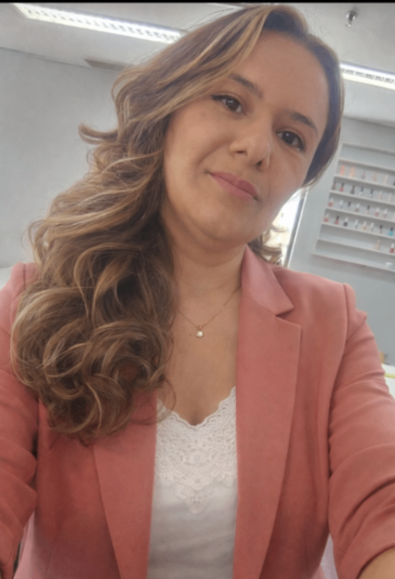 Vânia Oliveira de Sousa 