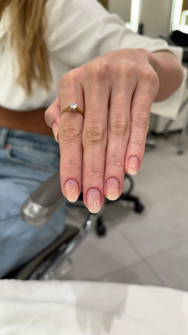 Trabalho de Manicure/Pedicure por Anna Livia Dias de Vasconcelos em Bela Vista, São Paulo — foto 2 de 6