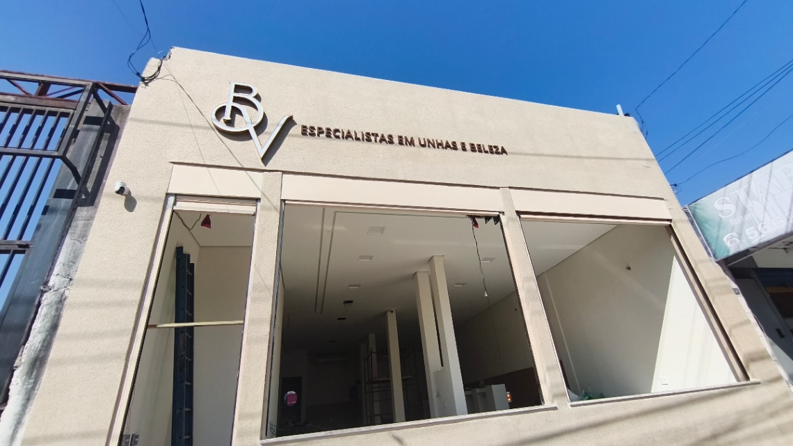 Bella Vieira esmalteria